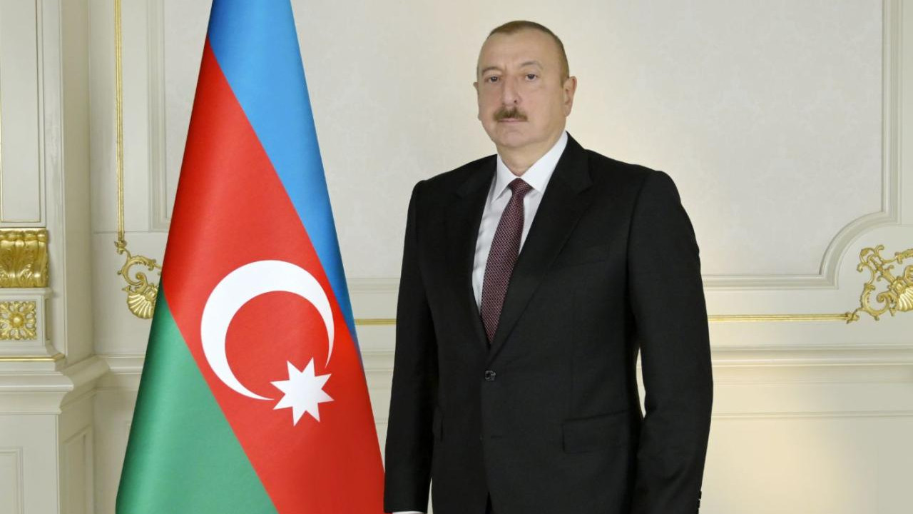 bu-sexslere-azerbaycan-prezidentinin-mukafatlari-verildi