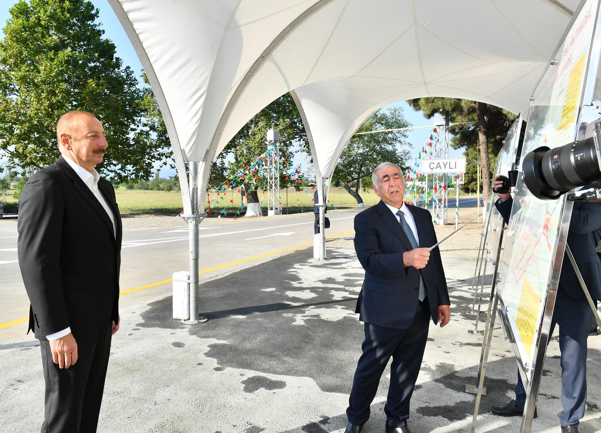 ilham-eliyev-qarapapaq-cayli-avtomobil-yolunun-acilisinda-istirak-edib-foto-1691406852