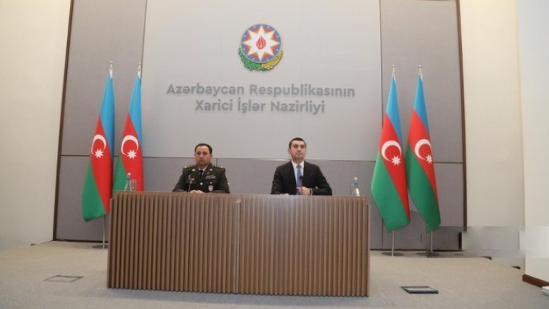 azerbaycan-xin-ve-mudafie-nazirliyi-diplomatlar-ucun-brifinq-keciribnbsp-1700496169