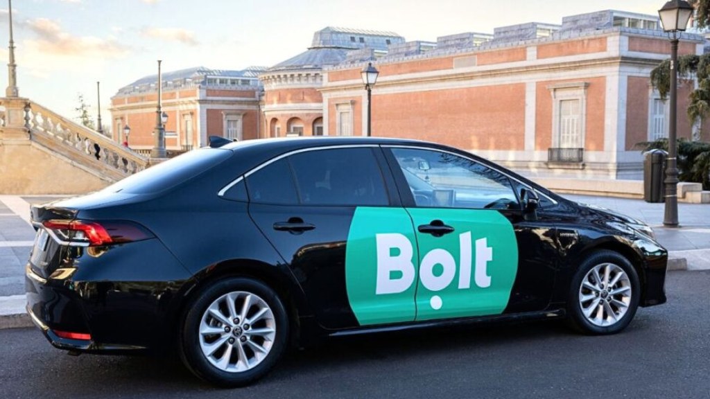 bolt-istifadecilerinin-nezerine-eger-sifaris-verdiyiniz-taksi-bu-formada-gelerse-qetiyyen-minmeyin-resmi-1708433635