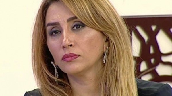 elnare-abdullayeva-toyda-mahni-oxuyan-zaman-qeyri-etik-hereket-etdi-sok-videonbsp-1719737290