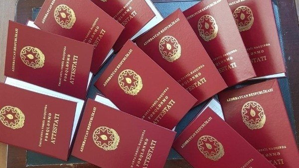 qirmizi-attestat-ve-diplomlarin-imtiyazlari-niye-yoxdur-ilginc-aciqlamalarnbsp-1722496479