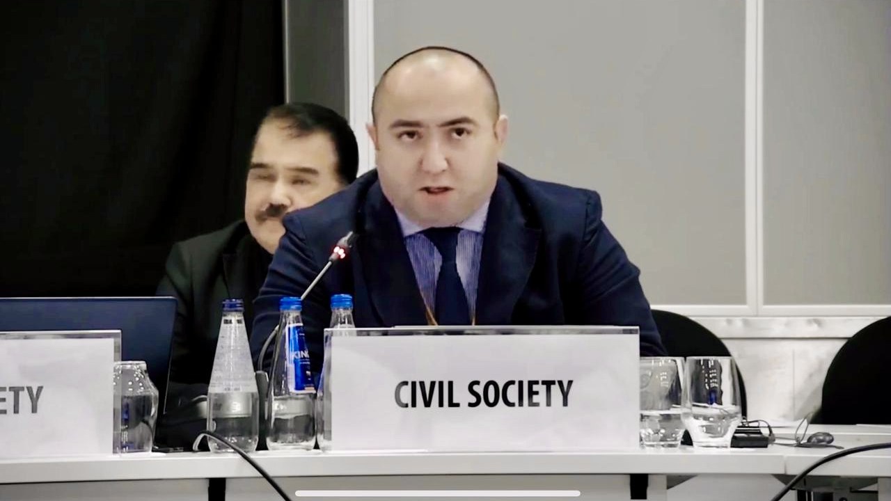 bizim-qerbi-azerbaycani-ziyaret-huququmuz-berpa-olunsun-aqil-elesger-atet-konfransinda-cixis-etdi-fotovideonbsp-1727785172