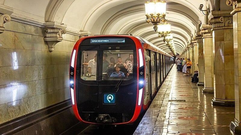 Bakı metrosunda OLAY: iki qadın...