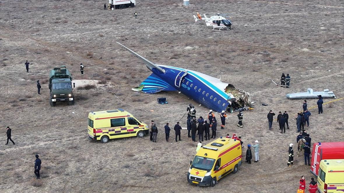 azal-teyyaresi-rusiya-raketi-ile-vurulub-kiv-1735221771
