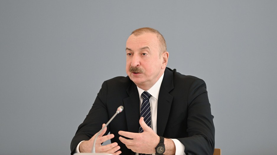 bakida-forum-kecirildi-prezident-cixis-etdi-video-1744261547