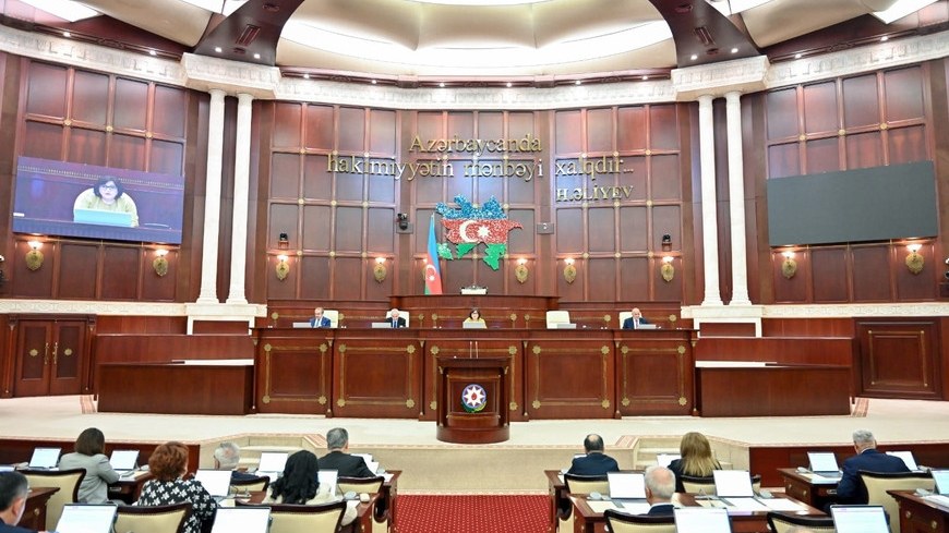 deputatlar-raziliq-verdi-bas-prokuror-daha-bes-il-postunda-qalirnbsp-1746174517