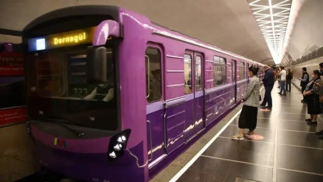 baki-metrosunda-qatarlar-niye-gecikirnbsp-1746602303
