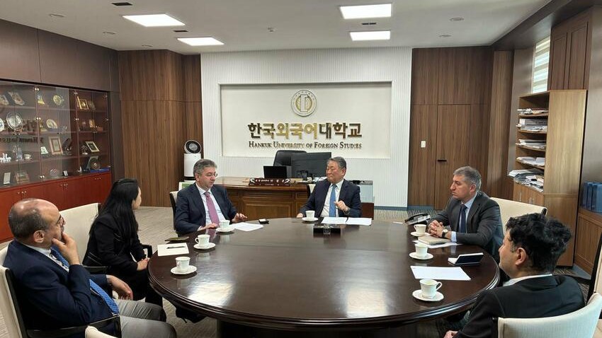 koreya-ve-azerbaycan-universitetleri-arasinda-emekdasliq-muzakire-olundu-fotolar-1746643484
