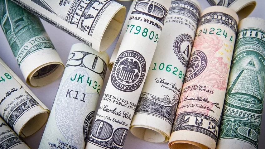 dollar-bu-qiymete-satilacaq-resminbsp-1746596591
