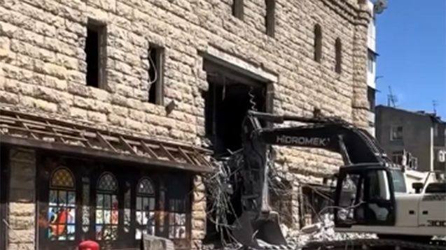 bakida-meshur-restoran-sokulur-video-1746801792