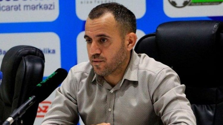 ayxan-abbasov-hakim-usaqlarin-bu-boyda-eziyyetini-yere-vurur-1746814492