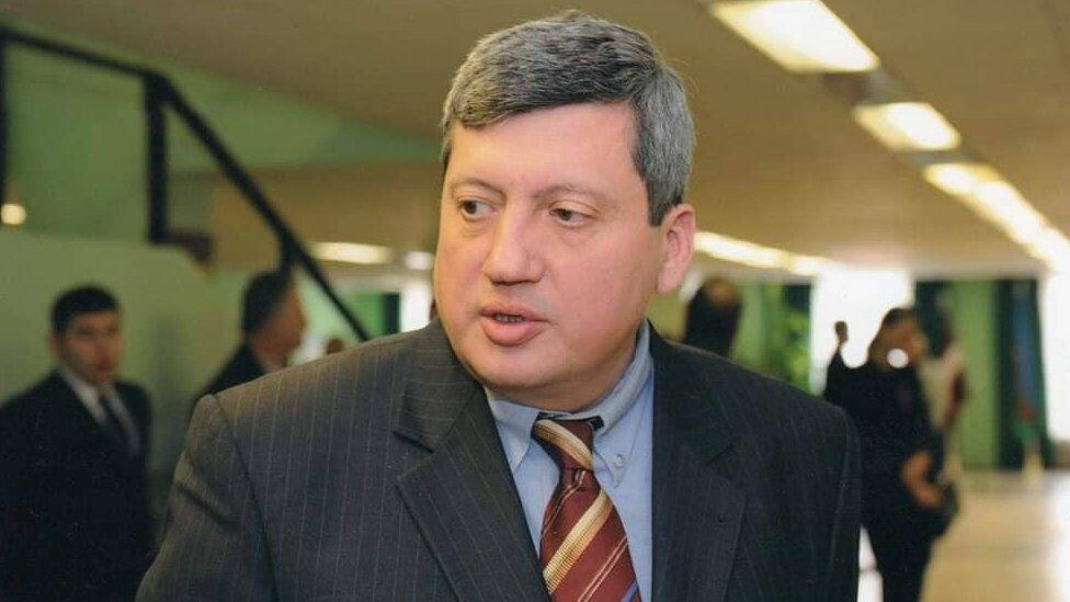 danisiqlarda-cetinlik-de-cekirdim-siqaret-de-gune-bir-packa-gedirdi-video-1746866282