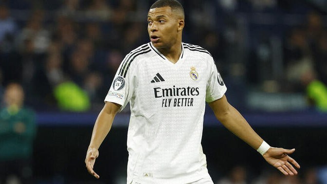 mbappe-real-madridde-qol-rekorduna-imza-atdi-1746977968