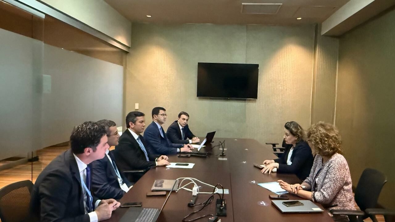 azerbaycan-numayende-heyeti-panamada-cop29-tecrubesini-bolusdu-1747852056