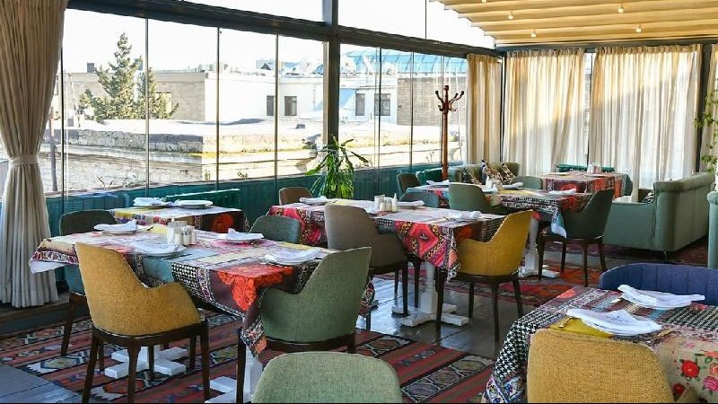 diqqet-bakida-yerlesen-bu-restoranda-vetendaslar-aldadilirnbsp-1749728264