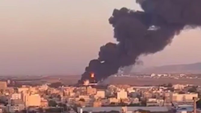 israil-2300-km-mesafeden-meshed-hava-limanini-vurdu-1750011392