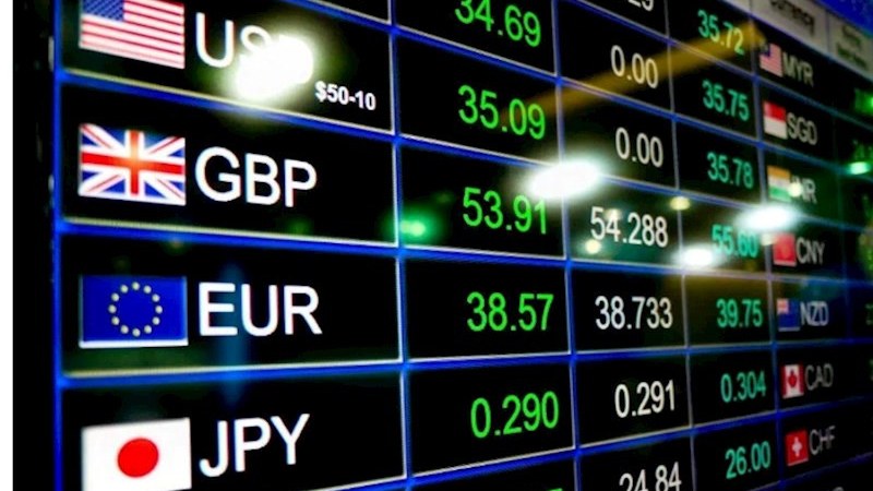 dollar-guclene-biler-manat-ise-aciqlamanbsp-1750068223