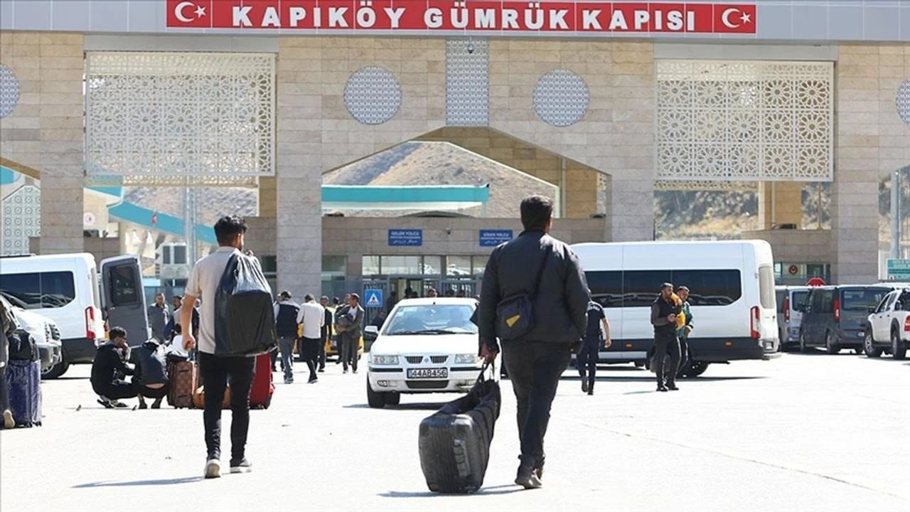 gozler-iran-turkiye-serhedinde-tehrandan-qacan-ehali-hara-uz-tutacaq-videonbsp-1750159134