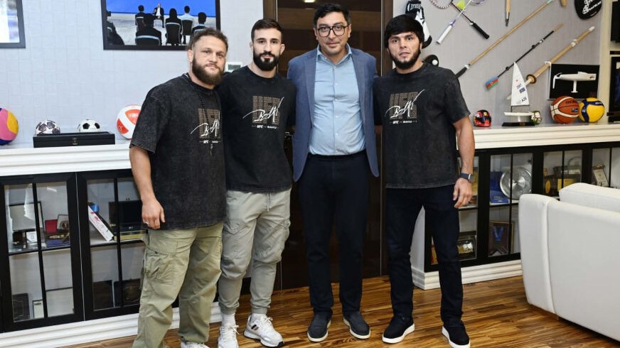 nazir-ufc-de-doyusecek-idmancilarla-gorusdu-foto-1750188214