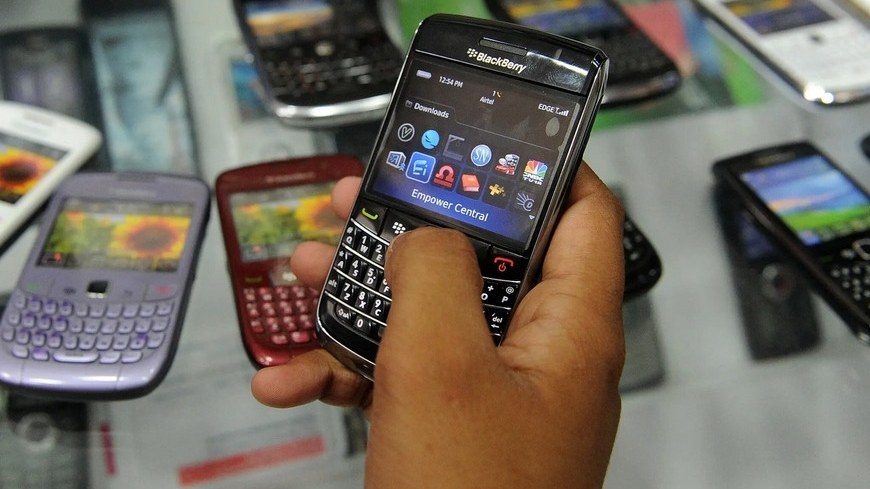 z-nesli-duymeli-telefonlara-qayidir-1750581854