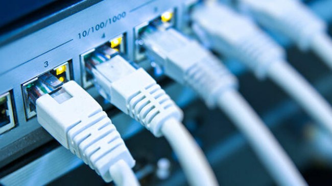 her-an-internetsiz-qala-bilerik-tramp-kesecek-1750684285