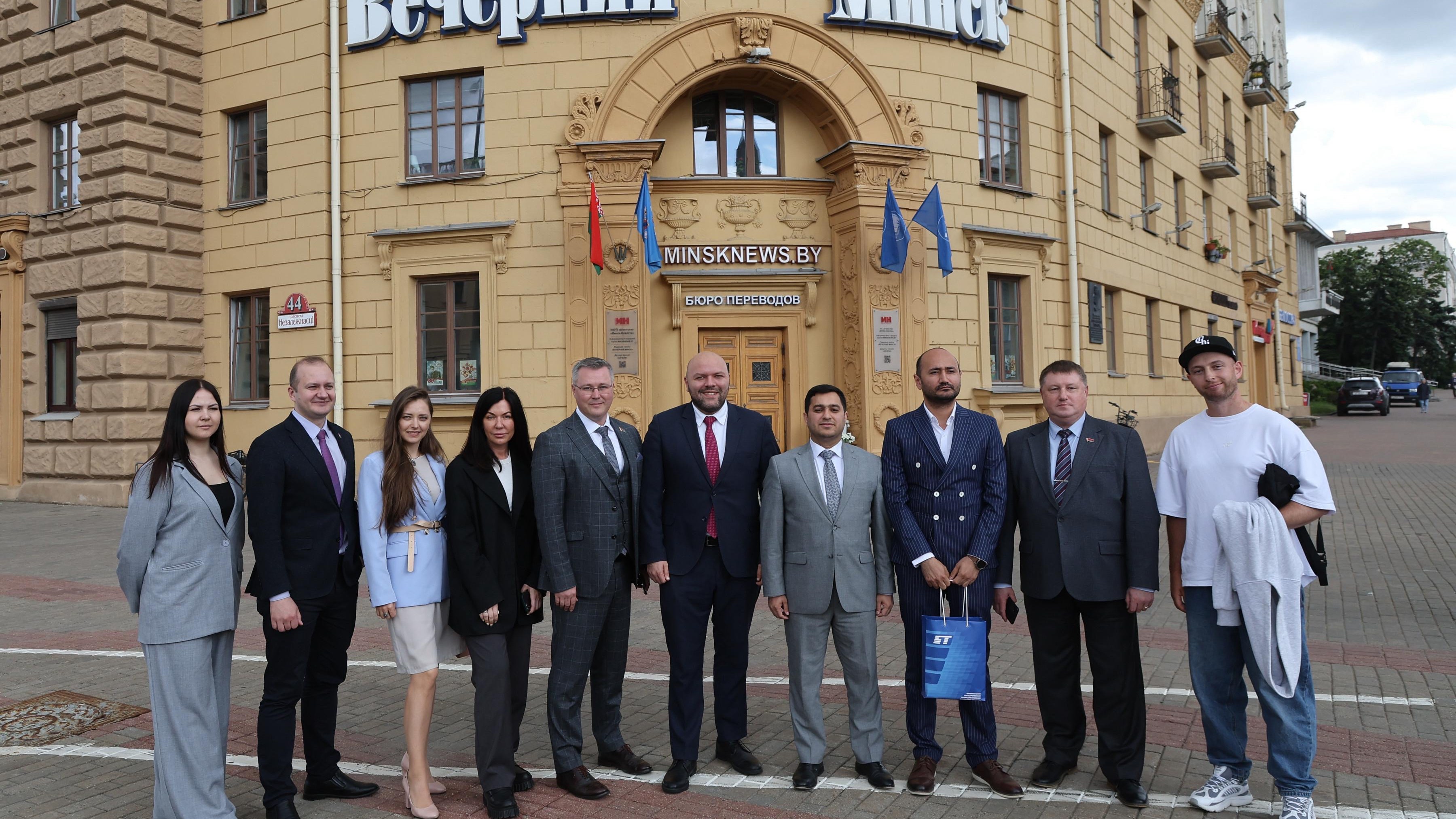minskde-muhum-konfrans-azerbaycan-ve-belarus-jurnalistleri-bir-araya-geldi-fotolar-1750841197
