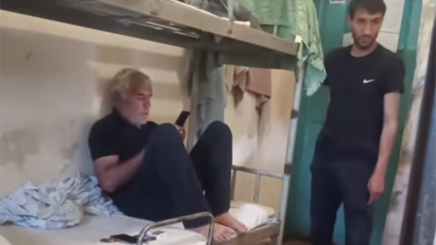 rusiyada-saxlanilan-azerbaycanlilarin-hebsxanadan-goruntuleri-yayildi-video-1751131658