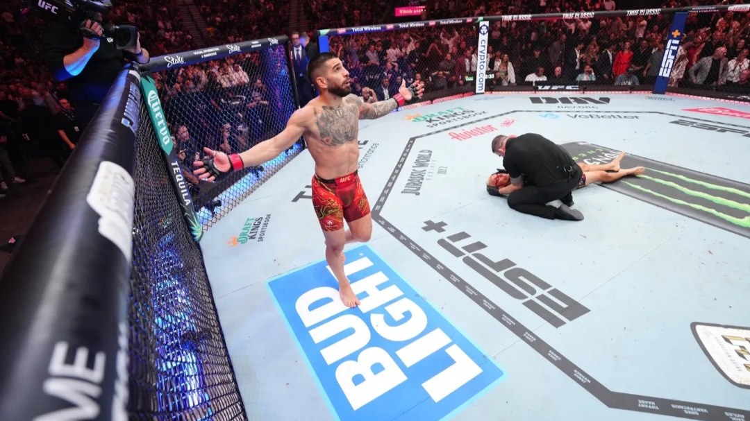 gurcu-topuria-ufc317-de-nokautla-cempion-oldu-video-1751178665