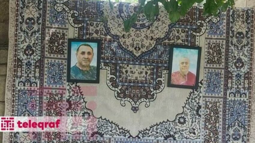 oldurulen-qardaslarin-evinden-reportaj-gelinimiz-uc-yasli-usaqla-kuceye-qacib-1751263056