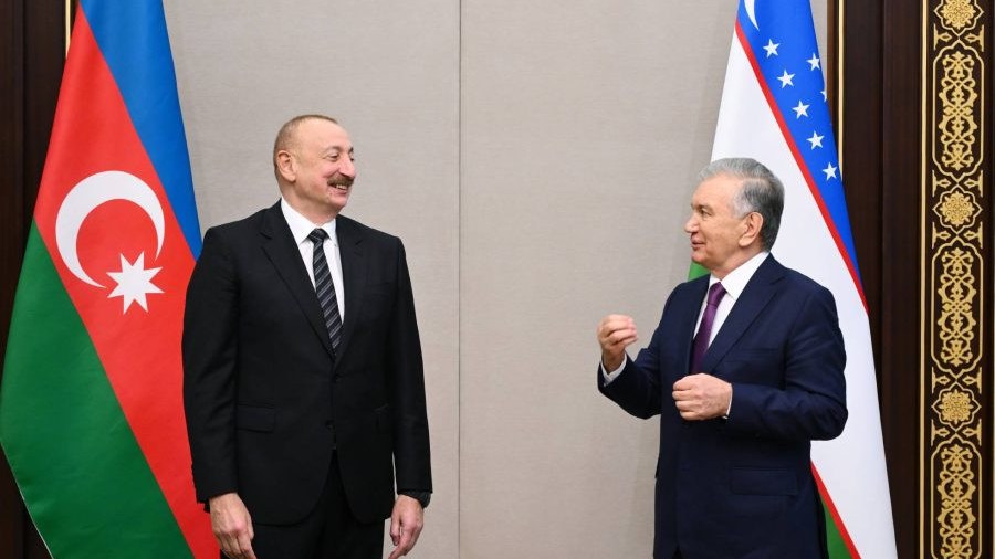 butun-layiheleri-yigisdirin-atam-bu-yeri-qardas-olkeye-verib-prezident-1751482788