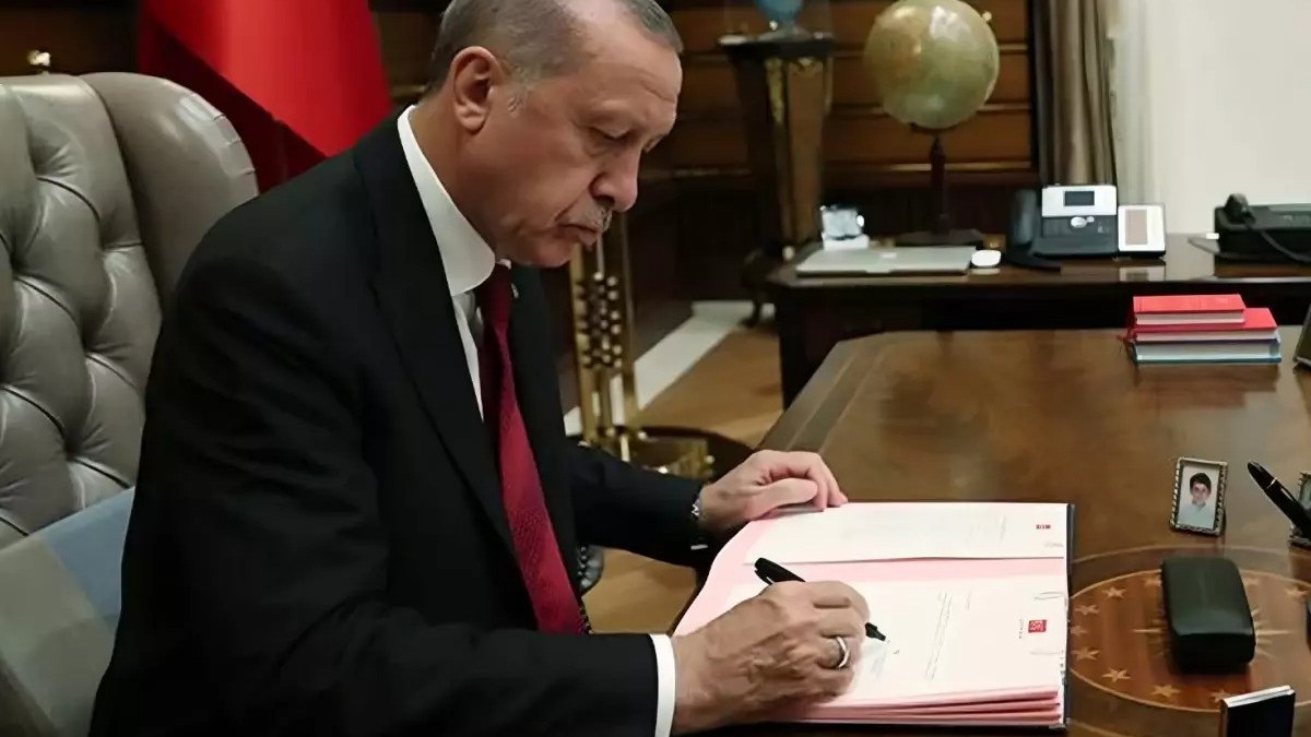 prezident-qerar-imzaladi-bir-cox-universitetde-fakulteler-baglandi-1751433876