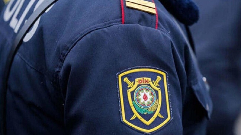 polise-ise-duzeldeceyini-ved-etdi-kulli-miqdarda-pul-aldi-deleduzluq-isinbsp-1751533815