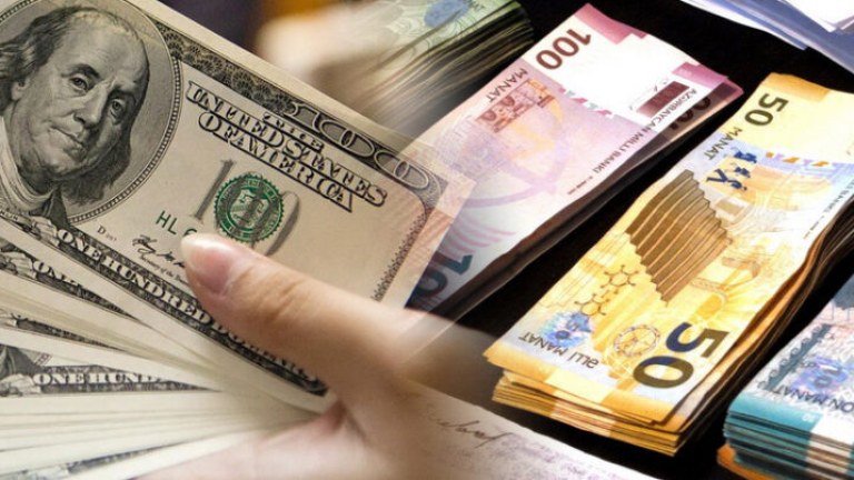 valyuta-bazarinda-kritik-durum-manat-4-il-sonra-ilk-defe-bele-oldunbsp-1751521033