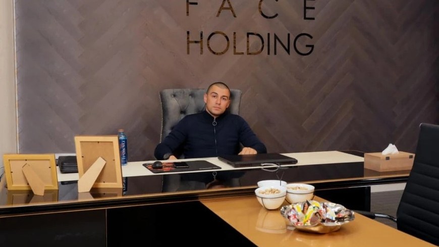 face-studio-rehberi-rufet-bedirovun-adi-daha-bir-qalmaqalda-bu-defe-sag-elinden-sikayet-edibnbsp-nbsp-1751633842