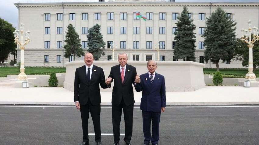 sahbaz-serif-ilham-eliyevden-xankendide-ozune-ve-erdogana-ev-istedi-video-1751655366