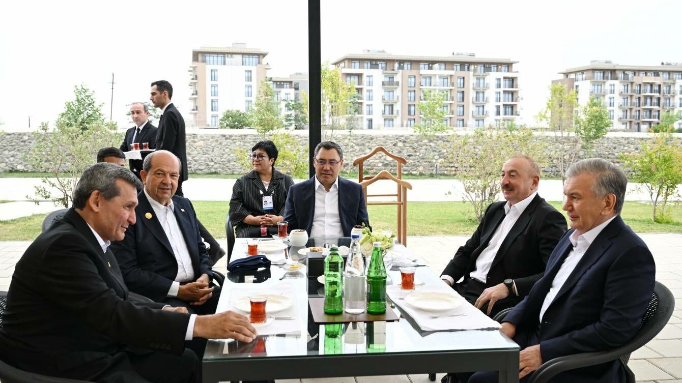 eliyevin-qarabagda-tarix-yazdigi-anin-fotosu-lefkosadan-biskeke-qeder-verilen-mesaj-1751629956