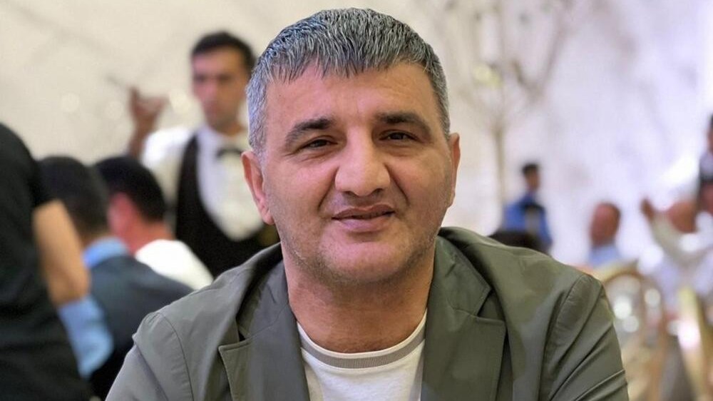 sen-camaatin-yaninda-kisiliyini-kime-subut-etmek-isteyirsennbsp-1752400893