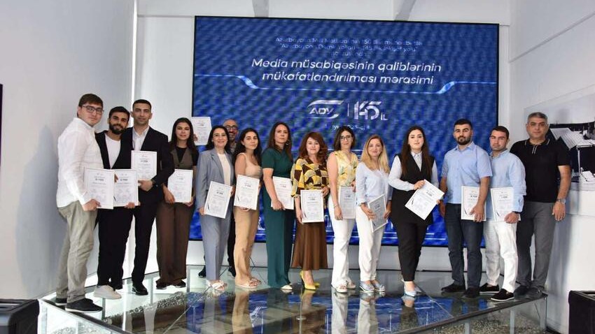 ady-kecirdiyi-media-musabiqesinin-qaliblerini-mukafatlandirdi-1752680793