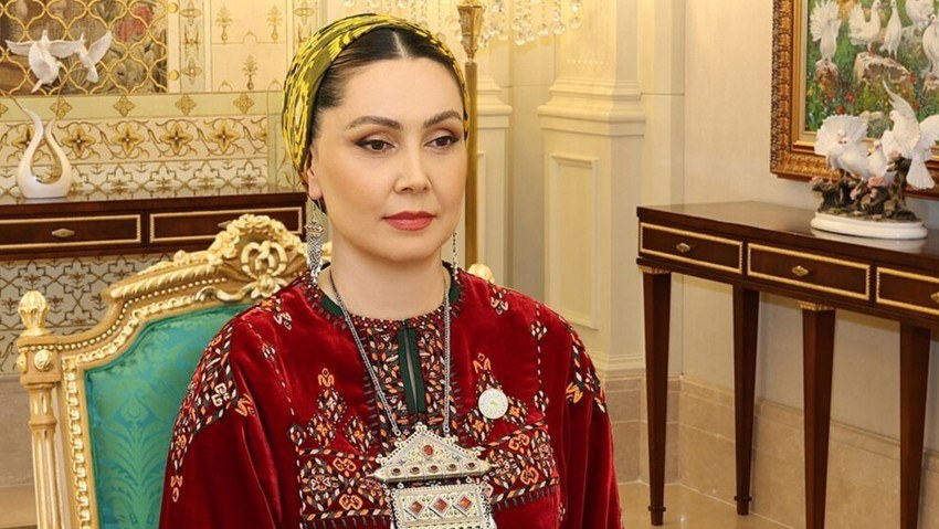 berdimehemmedovun-qizi-azerbaycan-milli-xalca-muzeyinde-1752675361