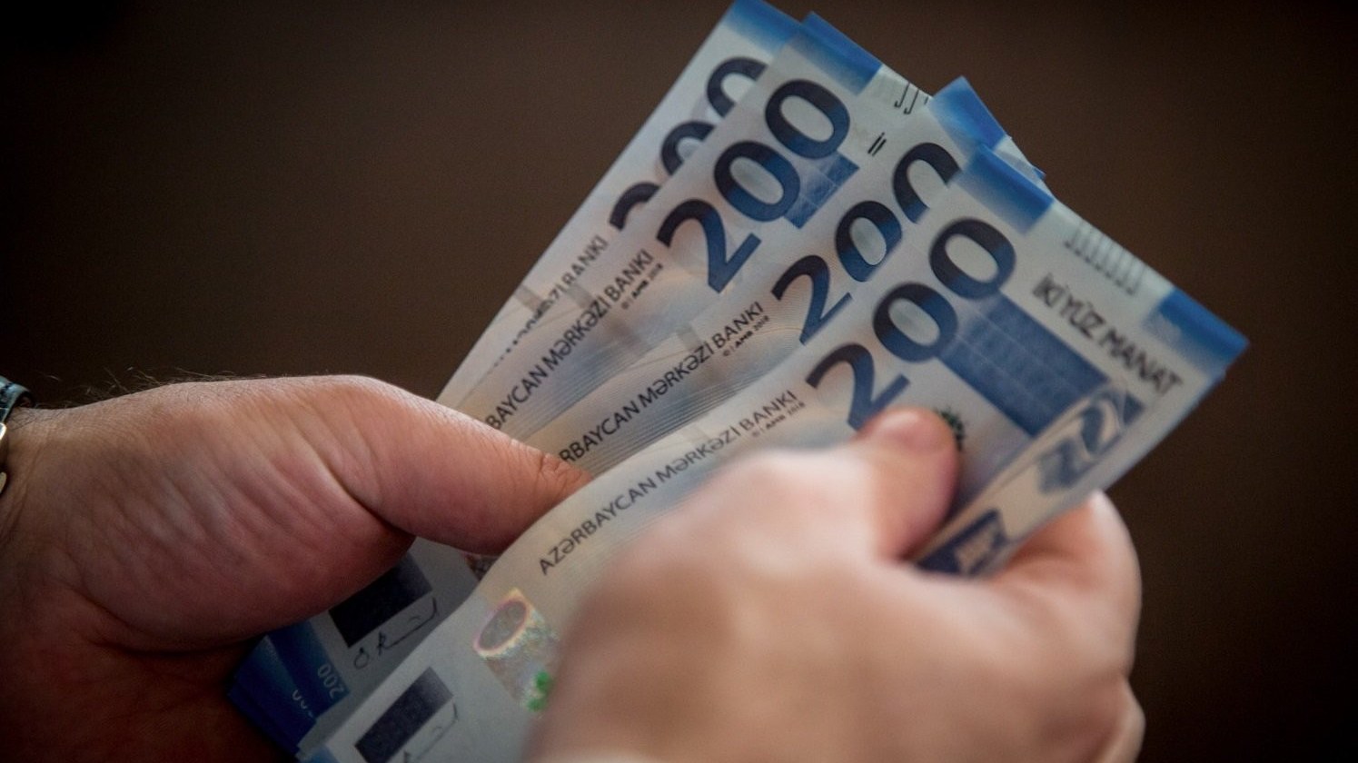 onlardan-500-manat-icra-odenisi-alinacaq-1752675541