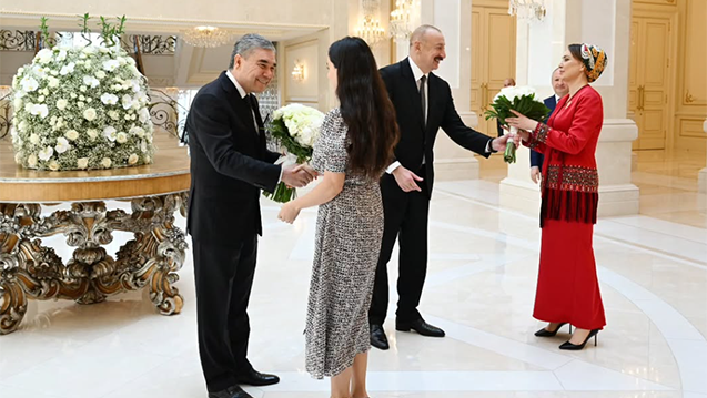 leyla-eliyeva-hemin-gorusden-paylasim-etdi-fotolar-1752681024