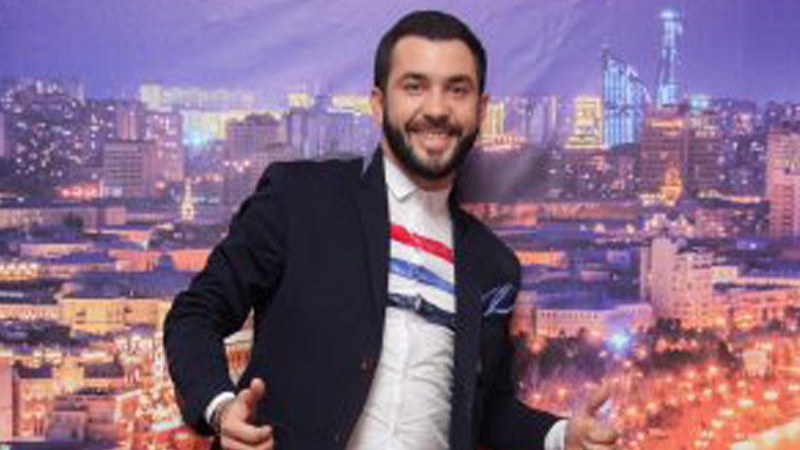 emekdar-artist-kosmetik-prosedurdan-sonra-taninmaz-halda-video-1752689832