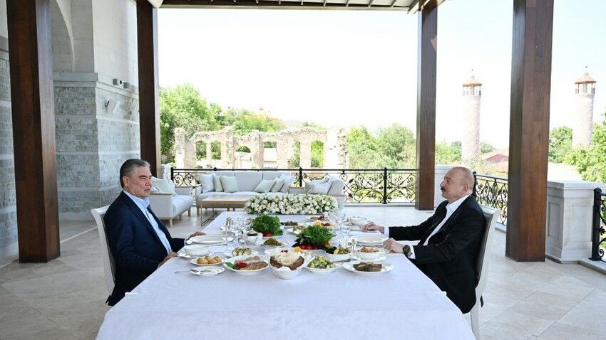 prezident-ve-berdimehemmedov-susada-nahar-etdi-foto-1752777809