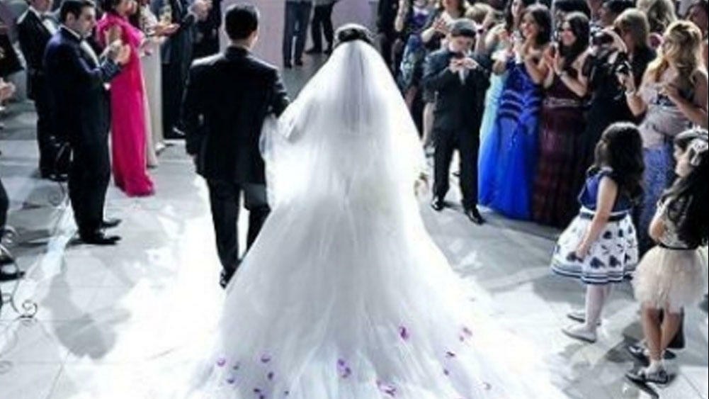 sok-hadise-iki-qardas-eyni-qizla-evlendi-1753250843