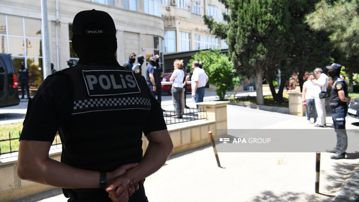 polis-emeliyyat-kecirdi-53-nefer-saxlanildi-1753519784