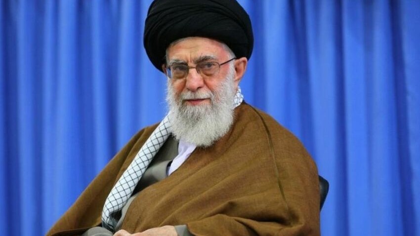 israil-xameneiyini-hedeledi-bu-defe-elimiz-sexsen-onun-ozune-catacaq-1753677009