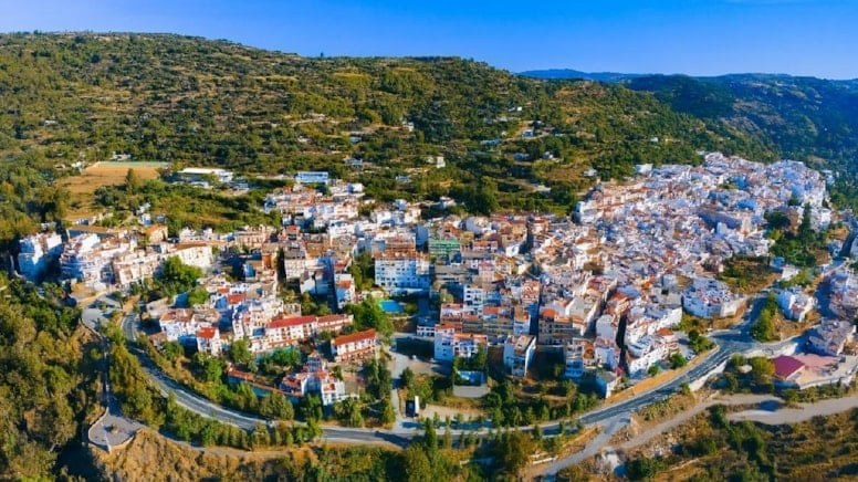 bu-kendde-olmek-qadagandir-maraqli-enenenbsp-1753878246
