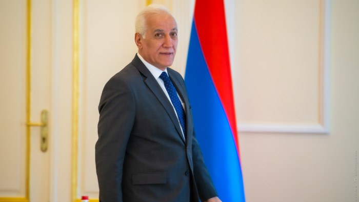 ermenistan-prezidenti-azerbaycanla-serhedde-ne-bas-verir-video-1753896752