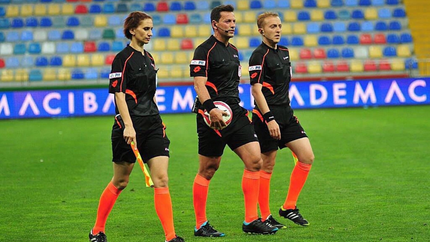 futbol-azarkeslerinin-diqqetine-qaydalar-deyisdirildi-1753985248